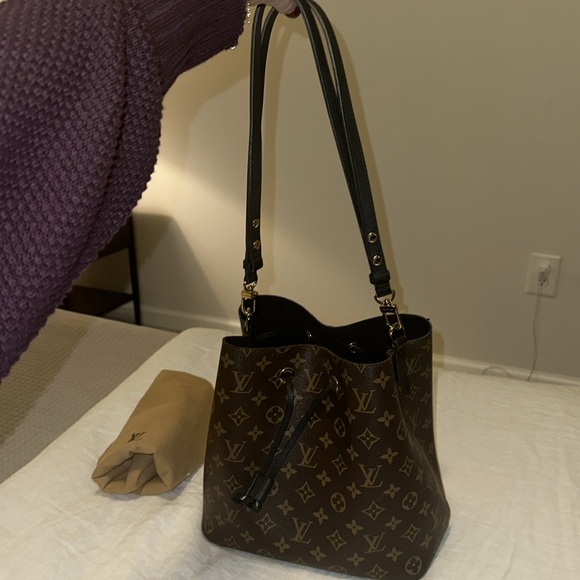 Louis Vuitton NéoNoé MM Black Monogram (100% authentic) - Picture 11 of 16